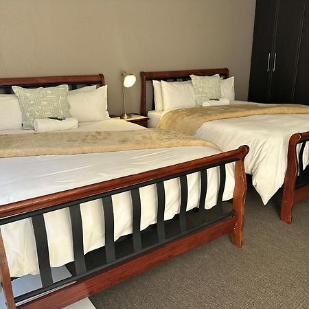 Fin And Feather Guest Lodge Boksburg Eksteriør billede