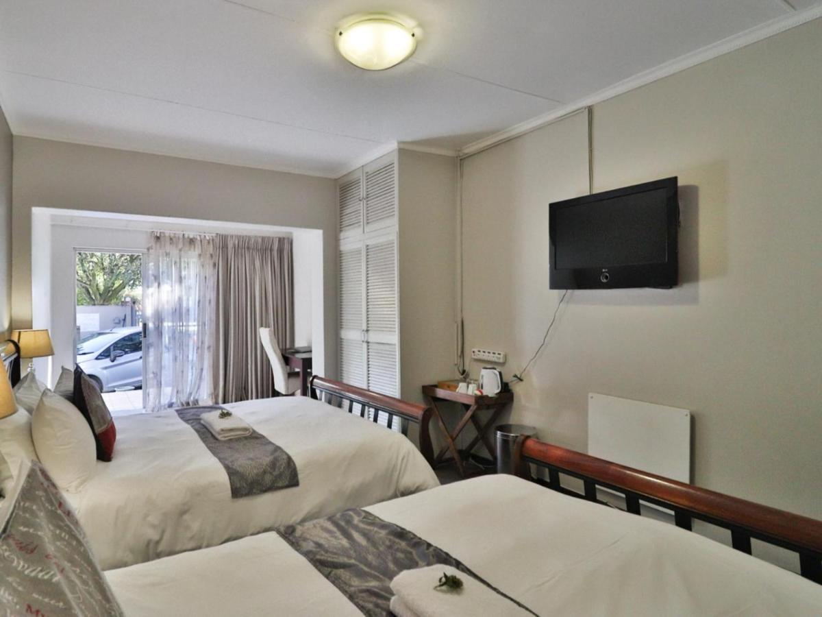 Fin And Feather Guest Lodge Boksburg Eksteriør billede