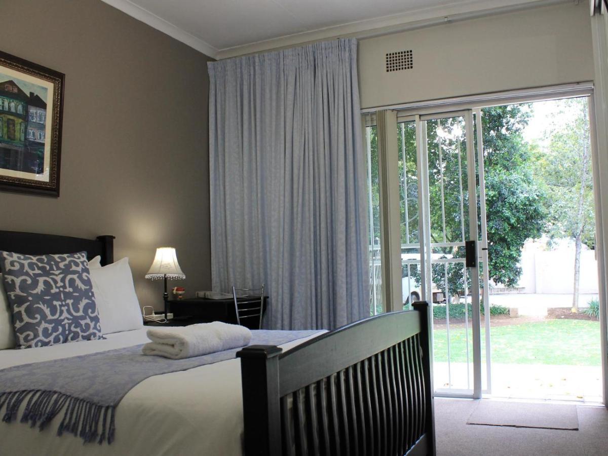 Fin And Feather Guest Lodge Boksburg Eksteriør billede