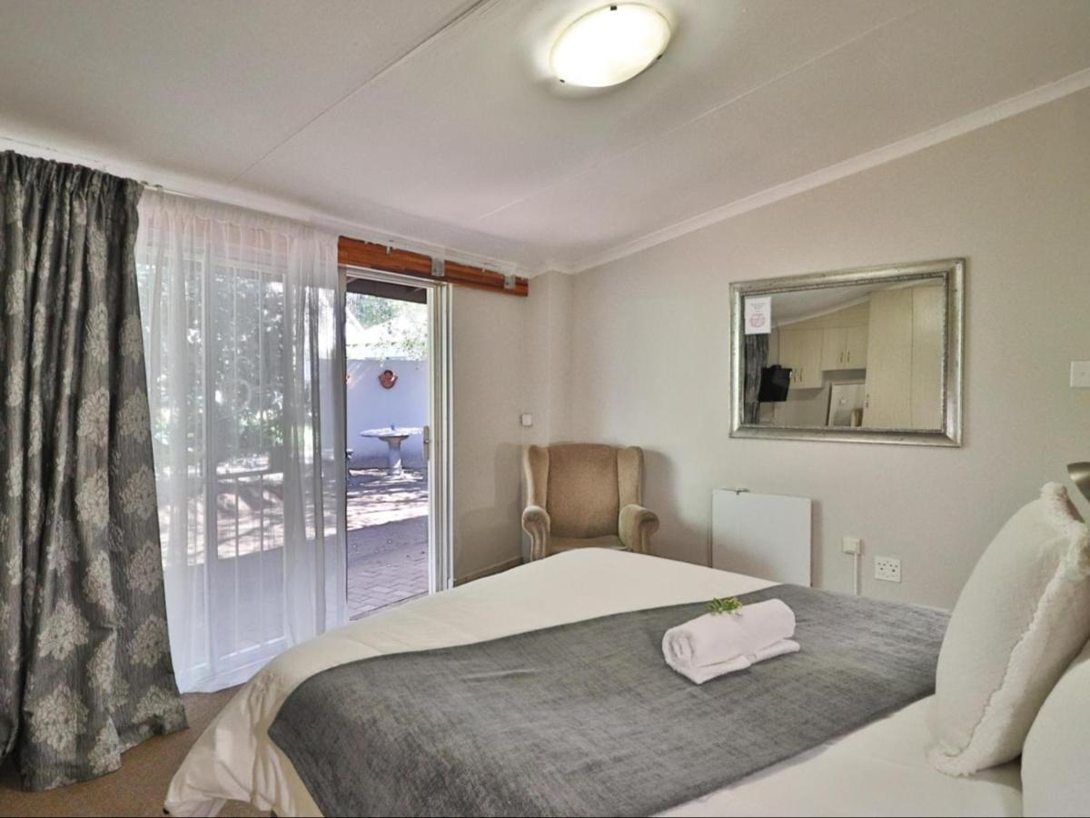 Fin And Feather Guest Lodge Boksburg Eksteriør billede