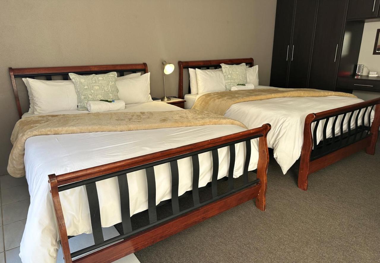 Fin And Feather Guest Lodge Boksburg Eksteriør billede