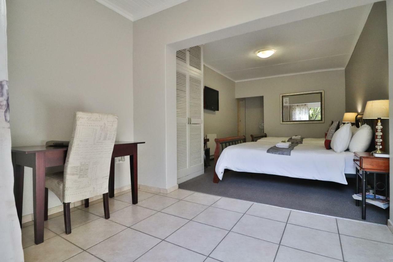 Fin And Feather Guest Lodge Boksburg Eksteriør billede