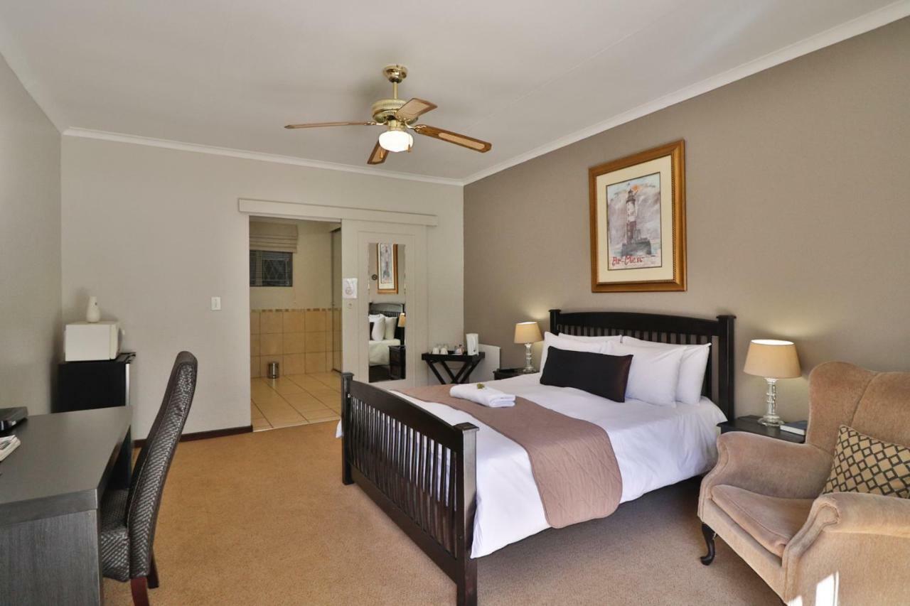 Fin And Feather Guest Lodge Boksburg Eksteriør billede